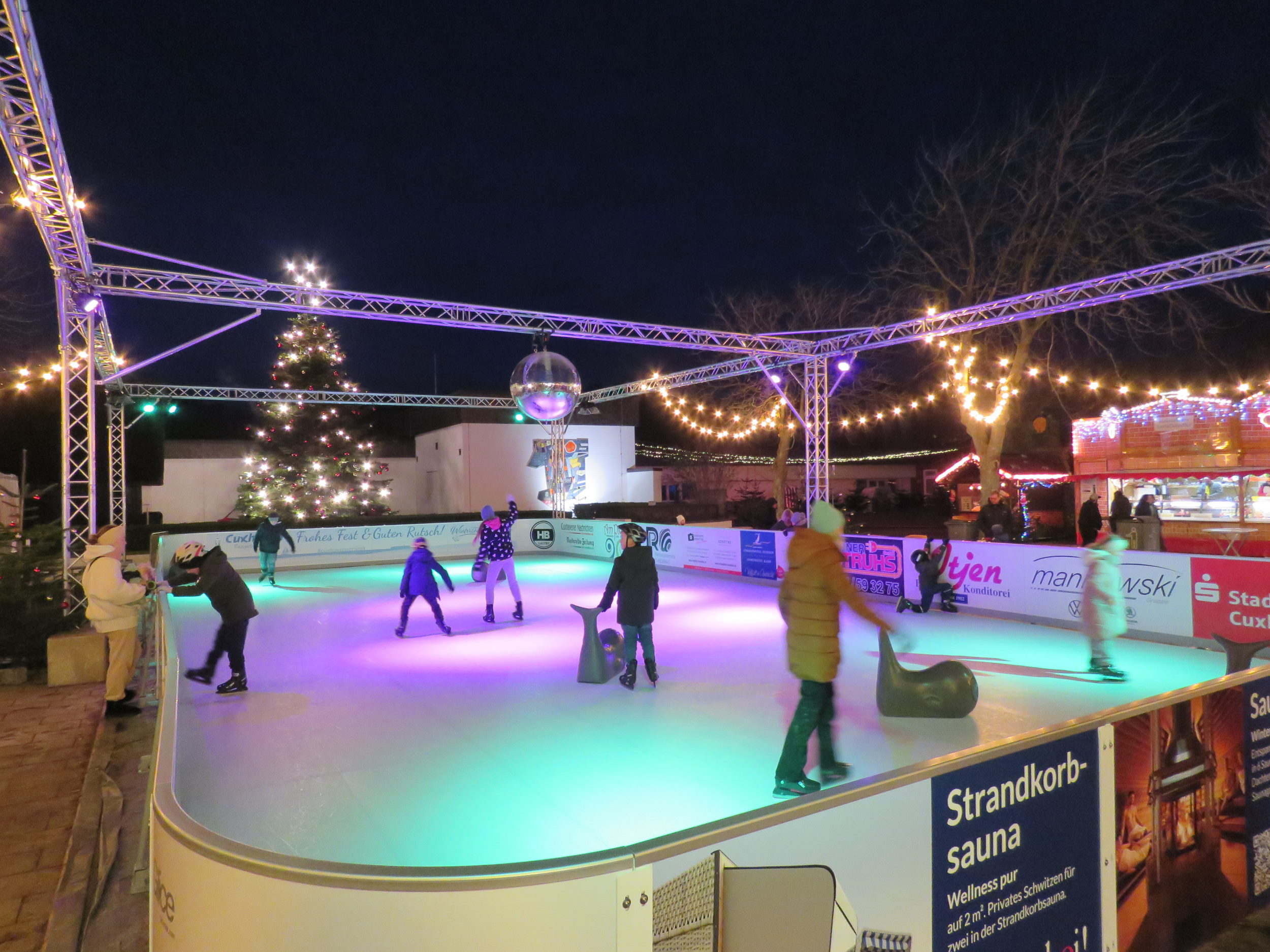 Eisbahn - Winterzauber in Cuxhaven Döse