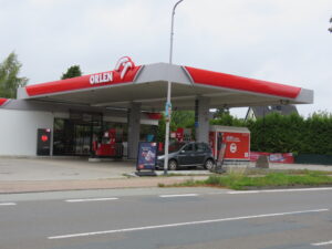 Die günstigste Tankstelle an der Autobahnzufahrt in Altenwalde