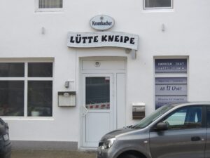 Eine der wenigen Raucherkneipen - Lütte Kneipe - in Cuxhaven Döse
