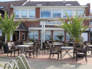 Das Restaurant Störtebeker mit Meerblick in Sahlenburg
