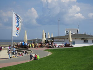Die Strandbar Döse - direkt am Sandstrand